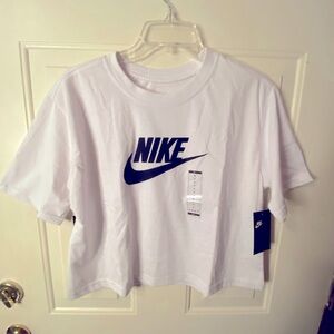 New Nike Women’s Cropped T-Shirt